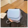 Bolsa Feminina Fashionável Estilo Fresco 2024 Inverno Nova Moda Popular Bolsa de Ombro Cor Doce Transversal Pequena Quadrada para o Dia a Dia
