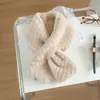 Bufanda de Felpa de Alta Gama para Mujer en Otoño e Invierno Engrosada y Cálida Estilo Coreano Peluda Cruzada Bufanda a Prueba de Frío con Cuello de Piel