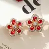 Moda outono e inverno acessórios femininos simples e elegantes: brincos de zircônia pétala rosa, joias estilosas de luxo leve de nicho