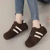 Soporte Personalizado Transfronterizo Invierno Retro Alemán Entrenamiento Zapatos de Mujer Feos Lindos Con Terciopelo Grueso Perezosos Casuales Zapatos de Plataforma Moda Zapatos de Algodón