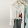 Foto real de cárdigan protector solar blanco de seda de hielo estilo coreano para mujer, prenda exterior transpirable, chal fino, chaqueta para cubrir