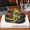 Otoño 2026 Nuevo Moda Infantil Versátil Ligero Suela Blanda Zapatos de Entrenamiento Alemanes Tenis Casuales de Bloques de Color Zapatos Planos