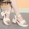 Nuevas Sandalias de Verano para Mujer 2026 con una Sola Tira, Suela Gruesa, Suela Suave, Marca de Nicho, Adecuadas para Combinar con Vestidos, Sandalias de Moda
