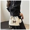 Bolsa Pequena de Balde de Verão com Design Único, Bolsa Transversal com Corrente da Moda, Bolsa Popular Portátil para Celular