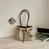 Bolsa Feminina de Grande Capacidade 2026 Novo Estilo Fashionável Tendência Bolsa de Mão Versátil para o Dia a Dia Primavera Verão Bolsa de Ombro Casual Bolsa de Braço