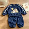 Conjunto Dulce para Niños Nuevo Primavera y Otoño Patrón de Estrellas Sudadera y Pantalón Jogger para Niñas Ropa Infantil de Dos Piezas Linda de Dibujos Animados
