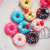 Grande Morango de Simulação Agulha de Açúcar Rosquinha Resina Comida Brincar DIY Creme Capa de Celular Pingente de Chaveiro 22mm