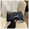 Bolso de Hombro Niche de Estilo Francés para Mujer 2025 Nuevo Trendy Retro para Viajar Bolso Cruzado Popular con Hebilla de Cinturón
