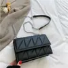 Nova bolsa pequena 2023 nova moderna estilo coreano moderna losango corrente bordado linha quadrada pequena bolsa mini bolsa de ombro transversal