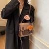 Mochila Retro de Moda Color Contrastante Mate para Mujer 2025 Nueva Tendencia La Más Fácil de Combinar Bolso de Mano para Viajes Cotidianos Bolso Casual para Mujer