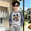 Camiseta Manga Longa Color Block 100% Algodão para Meninos Primavera e Outono Camada Base Novo Estilo Bonito Versátil Estampa Manga Raglan Top Tendência