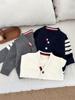 Cárdigan para Bebé Otoño Nuevo Estilo Suéter Tejido Invierno Niños y Niñas Estilo Coreano Cuello en V Suéter Casual Chaqueta Elegante