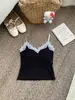 6968 Camisola com Alça Interna de Renda Colorida Contrastante com Bojo e Costas Bonitas para Mulheres Usarem Top Básico de Decote V Nichado