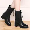 Botines de piel suave para mujer, nuevo estilo invierno 2026, forrados de felpa, tacón medio, botas de mujer de moda, botas de media caña con punta redonda, botas Martin, botas de montar