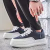 Nuevas zapatillas retro de cuatro estaciones para hombre, con bloques de color, suela gruesa antideslizante, caña baja, modernas y a la moda para ir al trabajo, uso casual y deportes