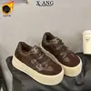 Sapatos Plataforma de Couro Genuíno Estilo Retrô com Solado Grosso Femininos Outono/Inverno Com Pelúcia Quentes Casuais Esportivos Sapatos Infantis Sapatos de Algodão de Duas Camadas