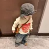 Conjunto de Camiseta de Manga Longa com Estampa de Coração Outono Estilo Coreano para Meninos Crianças Pequenas e Médias Jeans Rasgado Retrô Roupas Infantis Bonitas