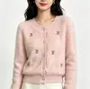 Cardigan de Punto con Bordado de Cerezas Nuevo Otoño Invierno para Mujer Cuello Redondo Botón de Perla Suave Abrigo Suéter de Piel Sintética de Visón