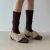 Versión de Cuero Suave~Zapatos Peludos Retro de Punta Cuadrada que Aumentan la Altura Interior para Mujer, Zapatos Planos con Forro de Lana de Invierno, Nuevo Estilo 2026 Zapatos Pequeños de Cuero