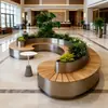 Asiento de Caja de Flores Curvada de Acero Inoxidable Asiento de Madera Anti-corrosión para Exteriores Combinación Centro Comercial Hotel Vestíbulo Forma Irregular Plantación de Flores para Paisajismo