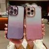Capa de celular com glitter galvanizado de quatro cantos anti-queda é adequada para Apple 15promax cor sólida 14 capa macia 13 furo fino 11