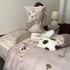 Conjunto de Quatro Peças em Cetim de Algodão Longo de Xinjiang com Alta Contagem de Fios, Capa de Edredom Bordada em Algodão Puro com Desenho Animado, Lençol com Elástico, Roupa de Cama 100% Algodão