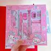 Set de Papelería Lápiz Automático Mascota Linda Kuromi Caja de Papelería con Crayones Set de Papelería para Estudiantes Regalo del Día del Niño