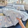 Conjunto de cama de quatro peças em gaze de algodão macio classe A, camada dupla, estilo de fronha e lençol com desenhos animados frescos, conjunto de três peças para dormitório estudantil