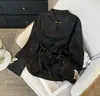 Novo Top de Cetim de Alto Padrão Estilo Chinês com Design de Botão Aprimorado para Primavera e Outono, Nova Camisa Básica Bordada de Alta Qualidade com Estilo Chinês Tradicional A10295