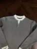 Suéter de gola V com caimento relaxado e visual em camadas para homens, tricô casual de inverno, pulôver cinza, estilo old money, top estilo japonês