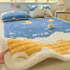 Juego de Tres Piezas de Colchón de Terciopelo de Leche para Uso Doméstico, Sábana de Cama Gruesa Caliente de Invierno, Protector de Colchón de Cama Individual para Dormitorio de Estudiantes Colchón