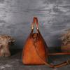 Bolso de mano transfronterizo para mujer, bolso de mujer de cuero repujado con tótem, capa superior de piel de vaca, retro, bandolera para el hombro, mujer una generación de cabello