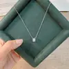 Nuevo Collar Lulutong Estilo Pareja Cepillado Colgante de Lujo Ligero Nicho Cadena para Clavícula En Stock Envío Rápido