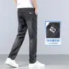 Jeans ligeros de verano para hombre, pierna recta elásticos multibolsillos casuales, mezclilla de algodón de alta gama