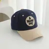 Sombreros para Niños Estilo Callejero Moda Coreana Bloques de Color Bordado con Letra Sombrero para el Sol Versión Coreana Gorra de Béisbol para Niños Primavera