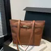 Elegante bolso tote vintage, bolso de hombro de gran capacidad para el trabajo, elegante bolso de mano de cuero suave, bolso de axila de lujo ligero para otoño e invierno