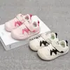 Zapatos Casuales Transpirables de Malla para Niñas 2026 Primavera/Verano Nuevas Zapatillas de Suela Suave para Niños Zapatos Deportivos para Correr Infantiles Tendencia