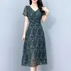 Elegante y estiloso vestido de verano de Hangzhou, nuevo modelo para mujer, con un cuello de moda, estampado de gasa y corte entallado