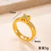 Joias Transfronteiriças de Novo Aço Titânio, Anéis de Casal Banheados a Ouro 18K de Luxo Leve, Anel de Aço Inoxidável com Diamante Cruzado de Superfície Lisa Fábrica