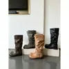 Temporada del Primer Encuentro: Aumento de altura de 3.5 cm, diseño de pierna ancha, hebilla de cinturón de cuero desgastado, punta redonda, tacón grueso, botas de montar estilo plataforma, botas largas retro para mujer