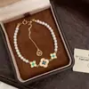 Pulsera Floral de Perlas de Lujo Ligero y Alta Gama para Mujer, Elegante y Exquisita para Estudiantes, de Nicho y Elegante, Versátil para el Uso Diario