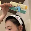 Criaturas do Canto Menina Postando Cabelo Curto Estilizando Urso Branco Fofo Camarão Frito Franja Adesivo Versátil Lavagem Facial Sem Costura Acessórios de Cabelo