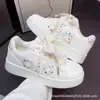 Novedad Primavera y Otoño 2026 Estilo Nuevo de Campus Suela Gruesa Versátiles Mismo Estilo que Zhao Lusi Estilo Hong Kong Casual Zapatillas Cómodas y Transpirables