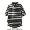 Camisa Polo Rayada Blanca y Negra Estilo Retro Americano Manga Corta para Hombre Verano Cuello Irregular Camiseta Cleanfit de Media Manga