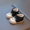 Botas de Neve Jingqi para Crianças Sapatos Quentes de Veludo de Inverno para Homens e Mulheres Sapatos de Algodão Desenho Animado para Bebê Solado Macio Antiderrapante Biqueira Botas Curtas