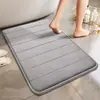 Alfombra de Piso de Vellón de Coral de Color Sólido Felpudo para Puerta de Casa Plano con Relieve Piedra Espuma con Memoria Alfombra Absorbente para Puerta Felpudo para Cocina Transfronterizo