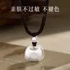 Collar Xiao Pang Fu para Mujer con Cordón Negro Nuevo Estilo Chino Bolsa Fu Peso Colgante Sólido Collar Estilo Chino Sin Color Regalo