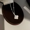 Exquisito y moderno collar de flor de circón versátil estilo coreano para mujer, cadena de clavícula de lujo ligero personalizada de alta gama, collar súper brillante para mujer