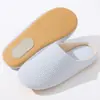 Pantuflas otoño e invierno japonesas punta abierta lavables a máquina suela de tela silenciosa pantuflas silenciosas para mujer suela suave para el hogar interior pantuflas de algodón