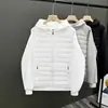 Chaqueta con capucha ligera, moderna, de moda, para hombre, estilo nuevo Otoño e Invierno 2024, marca moderna, estilo corto, patchwork, forro polar, engrosada
